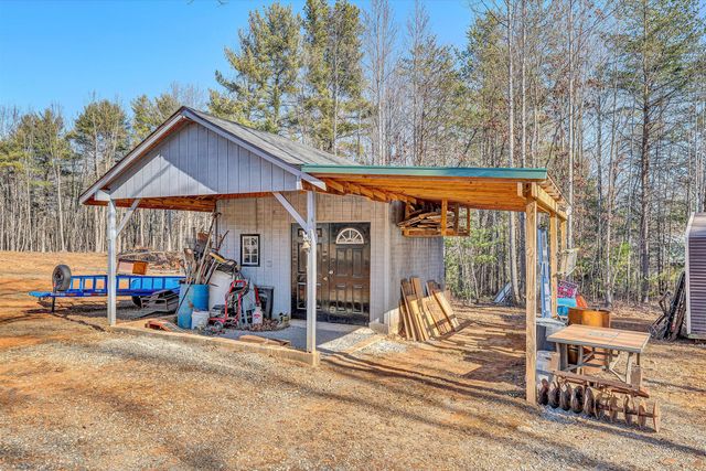 55 Keg Valley LN, Rocky Mount, VA 24151