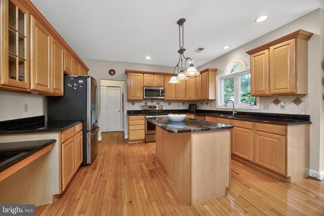 904 VICTORIA CT, Downingtown, PA 19335
