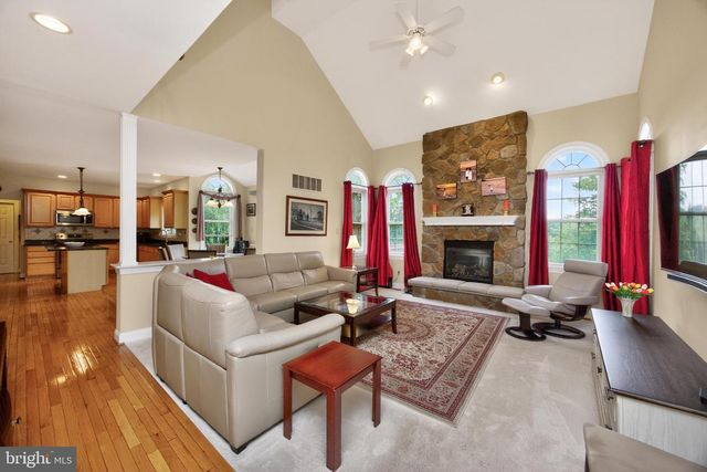 904 VICTORIA CT, Downingtown, PA 19335
