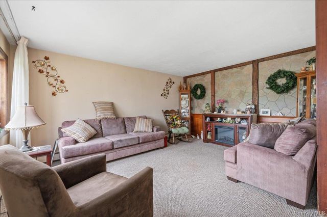 280 Division Avenue, Massapequa, NY 11758
