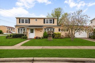 280 Division Avenue, Massapequa, NY 11758