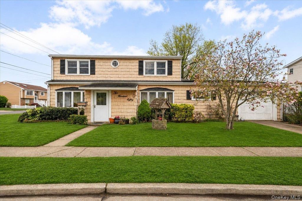 280 Division Avenue, Massapequa, NY 11758