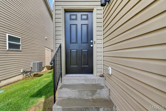 9732 Wilderness Battle Circle, St Louis, MO 63123