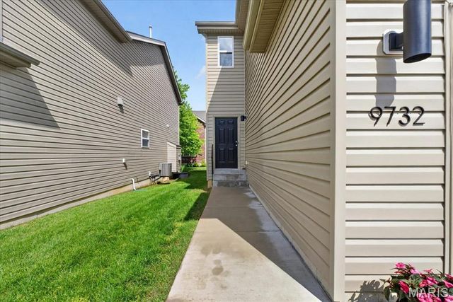 9732 Wilderness Battle Circle, St Louis, MO 63123