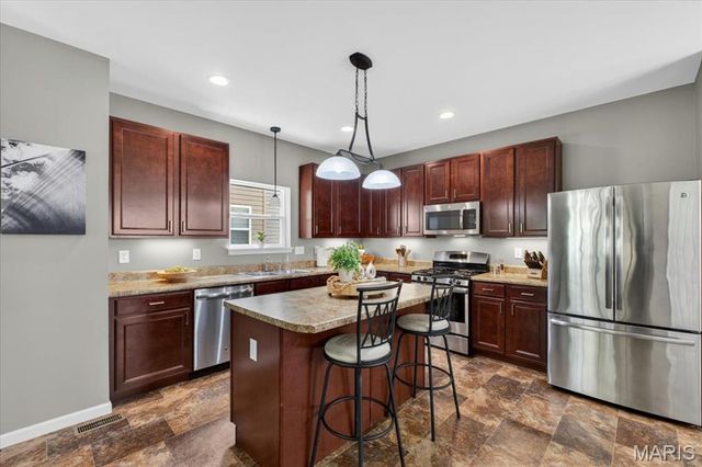9732 Wilderness Battle Circle, St Louis, MO 63123