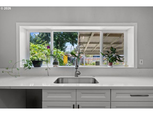 2225 Se 181ST Ave, Portland, OR 97233