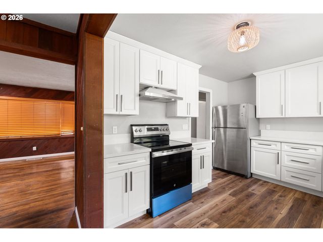 2225 Se 181ST Ave, Portland, OR 97233