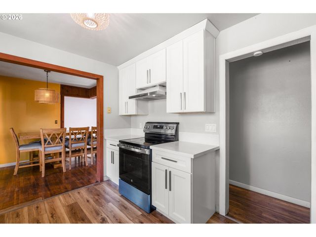2225 Se 181ST Ave, Portland, OR 97233
