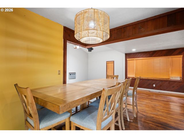 2225 Se 181ST Ave, Portland, OR 97233