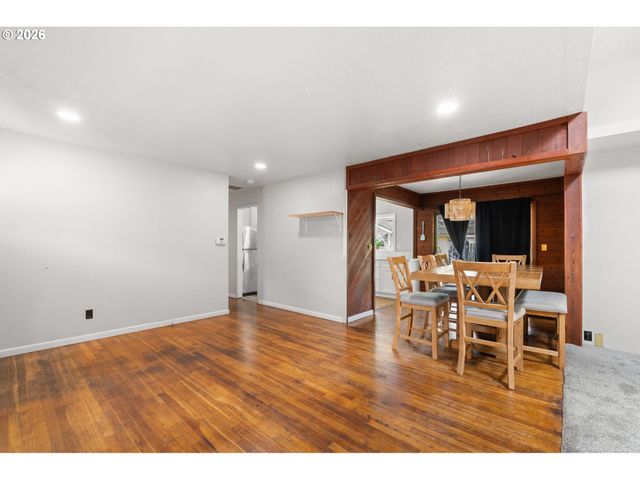 2225 Se 181ST Ave, Portland, OR 97233
