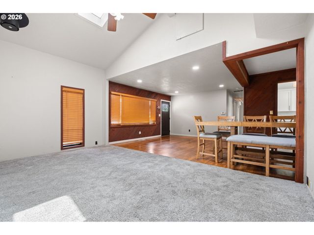 2225 Se 181ST Ave, Portland, OR 97233