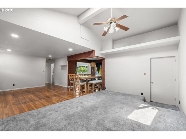 2225 Se 181ST Ave, Portland, OR 97233