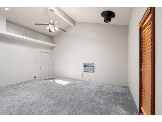 2225 Se 181ST Ave, Portland, OR 97233