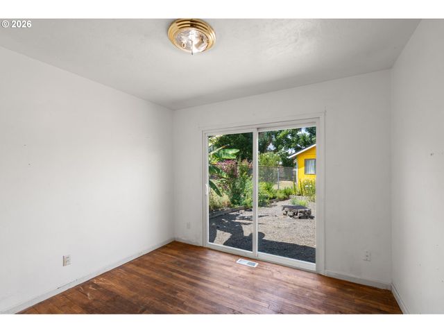 2225 Se 181ST Ave, Portland, OR 97233