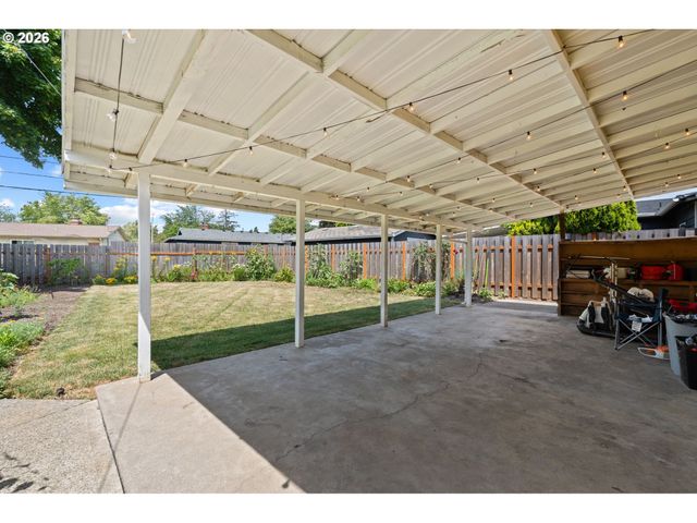 2225 Se 181ST Ave, Portland, OR 97233