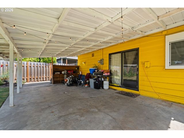 2225 Se 181ST Ave, Portland, OR 97233