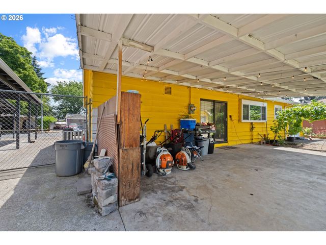 2225 Se 181ST Ave, Portland, OR 97233