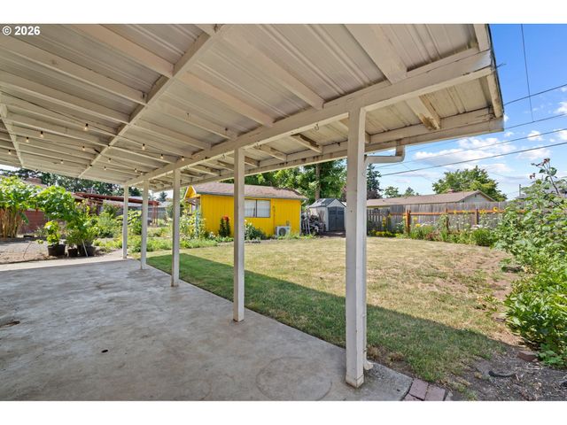 2225 Se 181ST Ave, Portland, OR 97233
