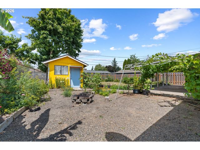 2225 Se 181ST Ave, Portland, OR 97233