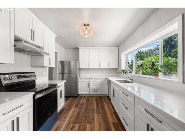2225 Se 181ST Ave, Portland, OR 97233