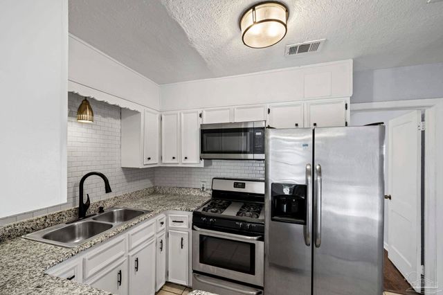 1631 E Hayes St, Pensacola, FL 32503