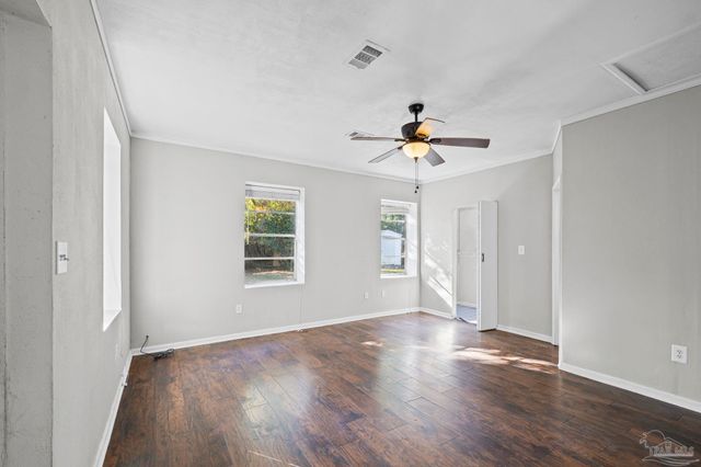 1631 E Hayes St, Pensacola, FL 32503