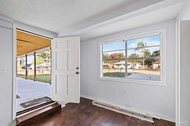 1631 E Hayes St, Pensacola, FL 32503