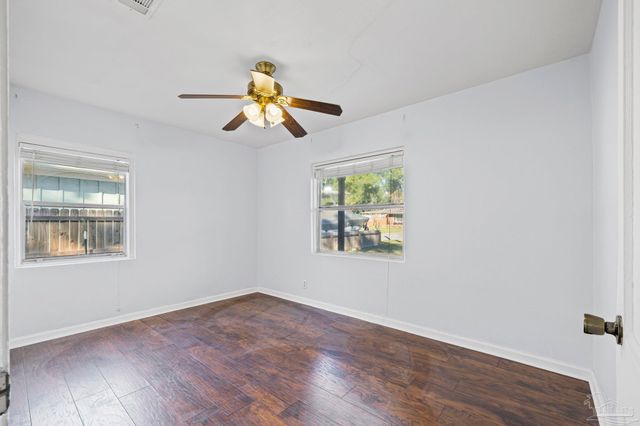 1631 E Hayes St, Pensacola, FL 32503