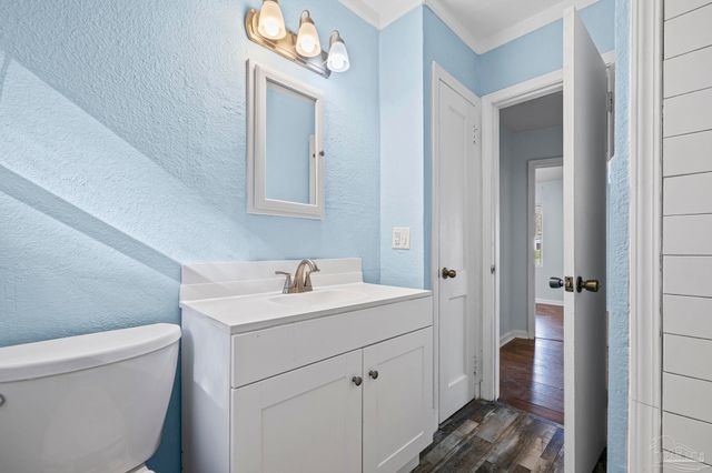 1631 E Hayes St, Pensacola, FL 32503