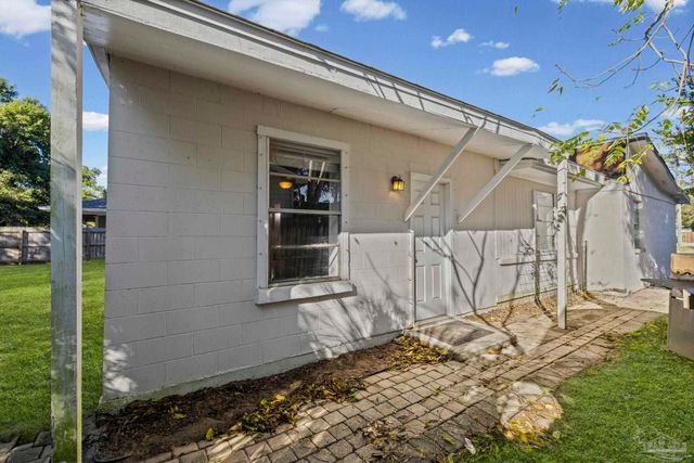 1631 E Hayes St, Pensacola, FL 32503