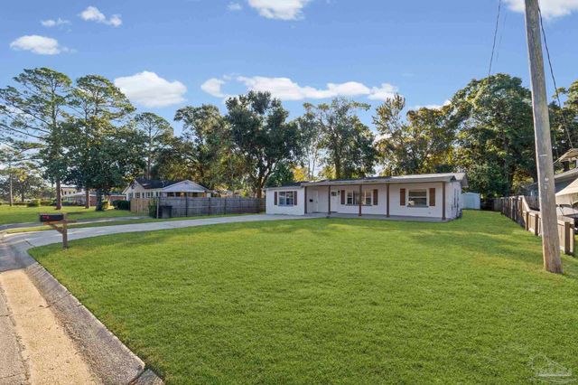 1631 E Hayes St, Pensacola, FL 32503