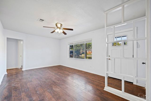 1631 E Hayes St, Pensacola, FL 32503