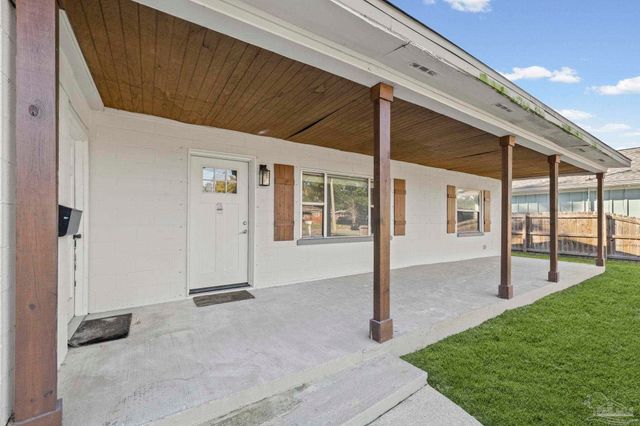 1631 E Hayes St, Pensacola, FL 32503