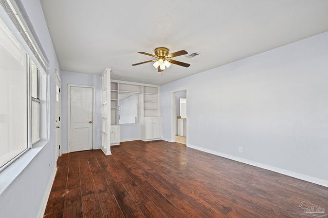 1631 E Hayes St, Pensacola, FL 32503