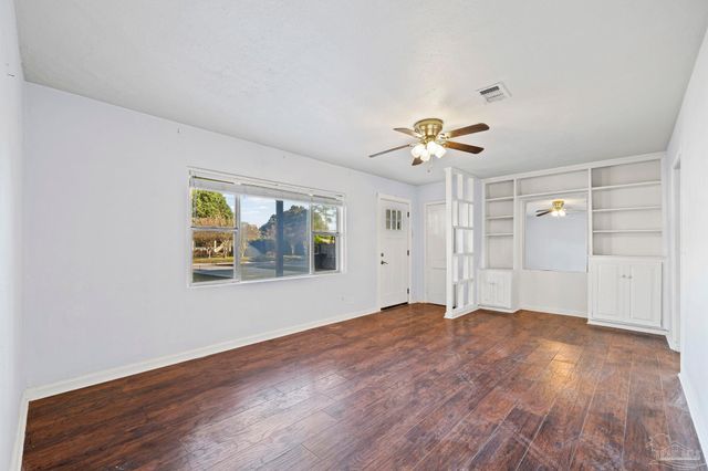 1631 E Hayes St, Pensacola, FL 32503