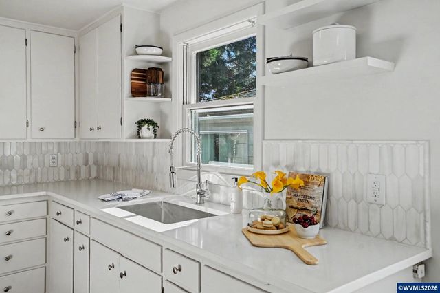 820 West Vista Av S, Salem, OR 97302