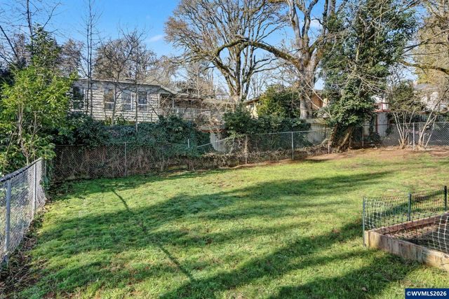 820 West Vista Av S, Salem, OR 97302