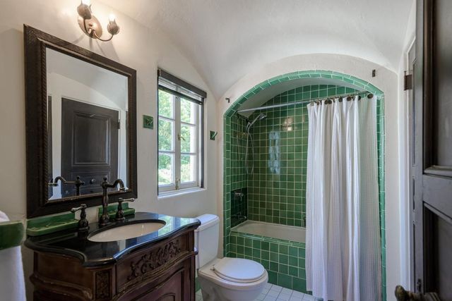 420 El Arroyo Road, Hillsborough, CA 94010