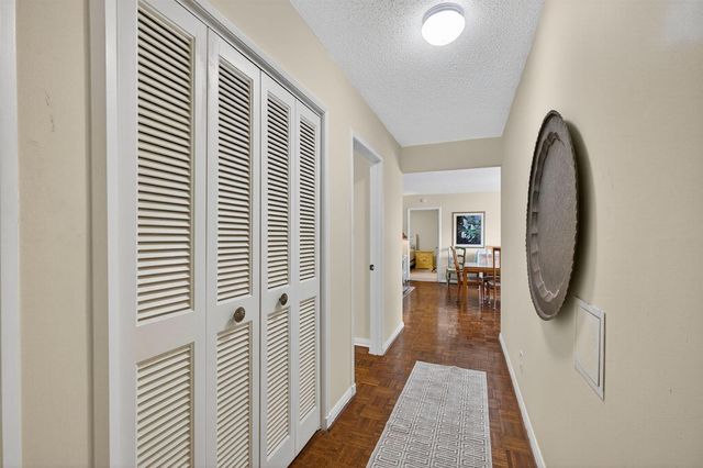 20 SE Turtle Creek Drive Apt F, Tequesta, FL 33469