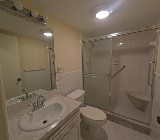 20 SE Turtle Creek Drive Apt F, Tequesta, FL 33469