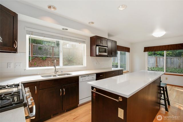 12698 Plateau Circle NW, Silverdale, WA 98383