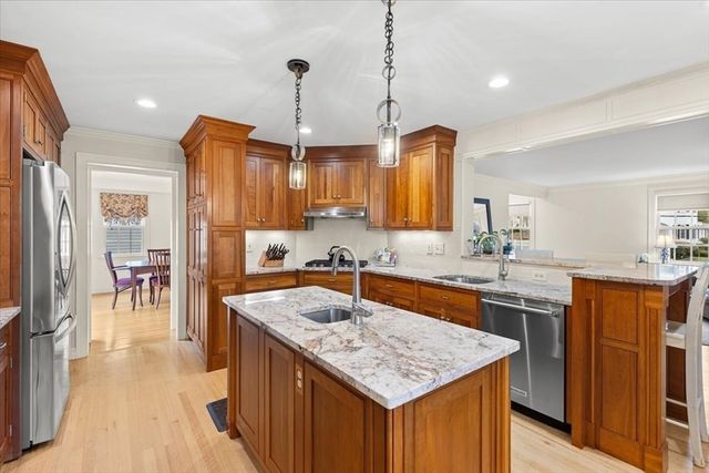 20 Gay St, Westwood, MA 02090