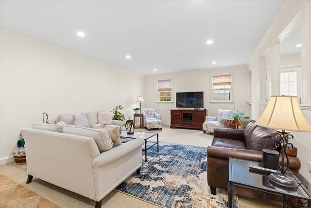 20 Gay St, Westwood, MA 02090