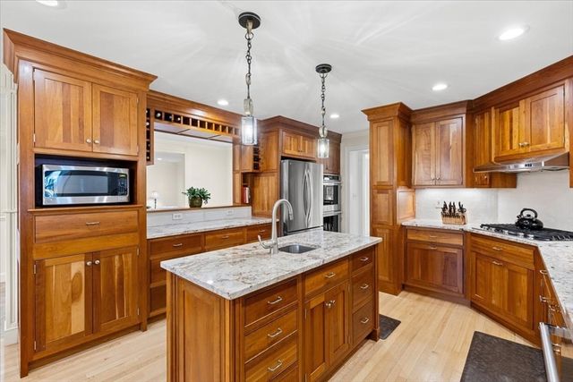 20 Gay St, Westwood, MA 02090