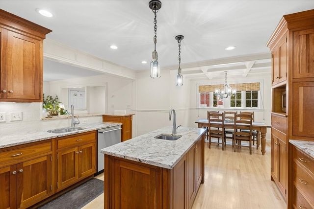 20 Gay St, Westwood, MA 02090