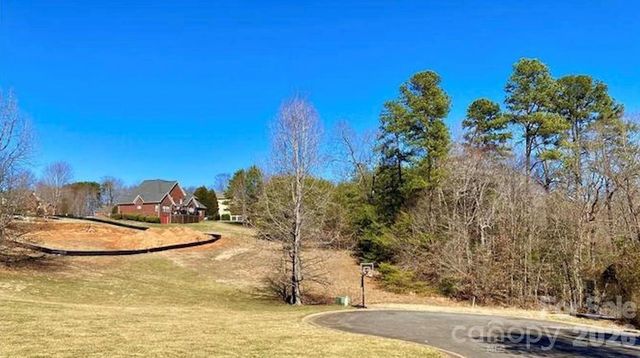 111 Cotswold Court, Statesville, NC 28677