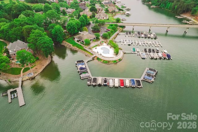 111 Cotswold Court, Statesville, NC 28677