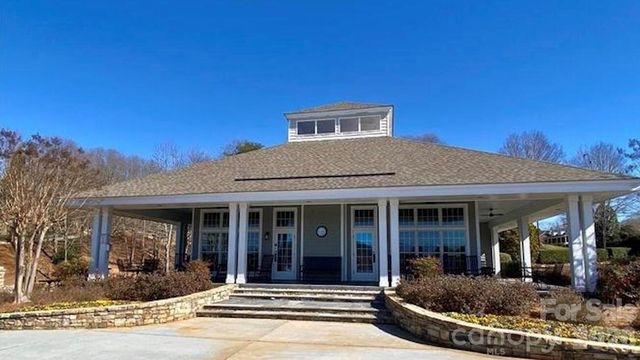 111 Cotswold Court, Statesville, NC 28677