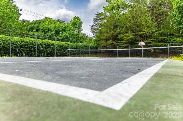 111 Cotswold Court, Statesville, NC 28677