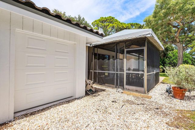 56 Woods Lane, Boynton Beach, FL 33436